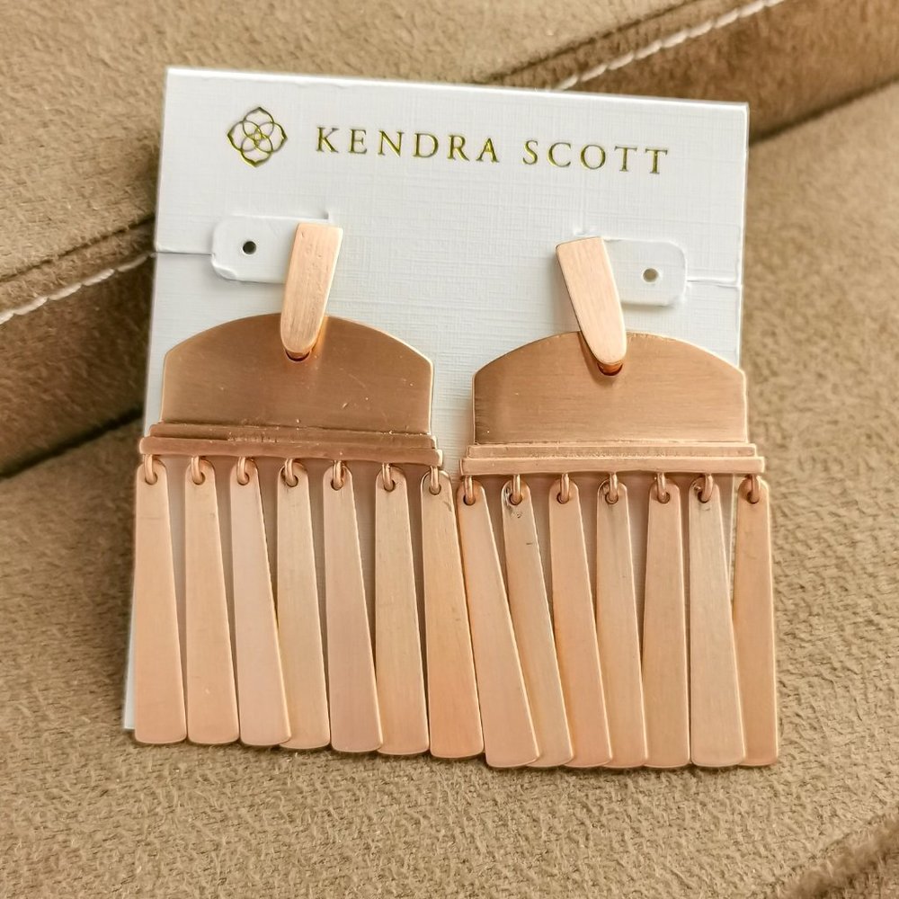 Layne Metallic / Statement Earrings Rose Gold NEW